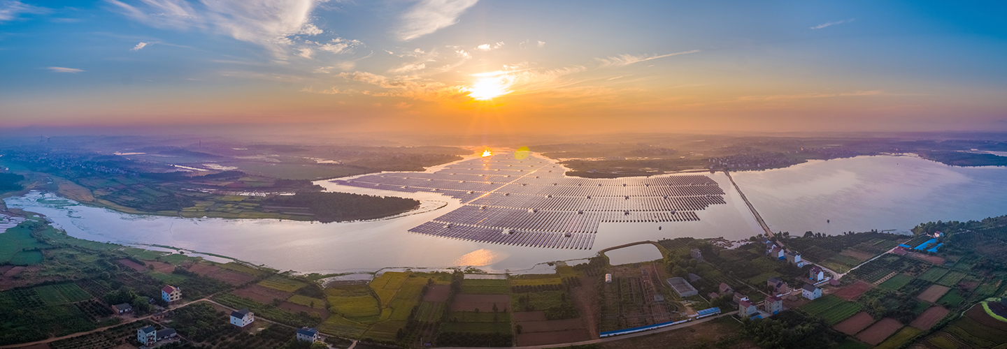 bwin必赢科技江西鄱阳123.235MW “渔光互补”型光伏发电扶贫项目